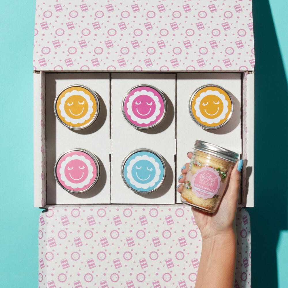 WGC X Sweetapolita Cupcake 6-Pack | image number null
