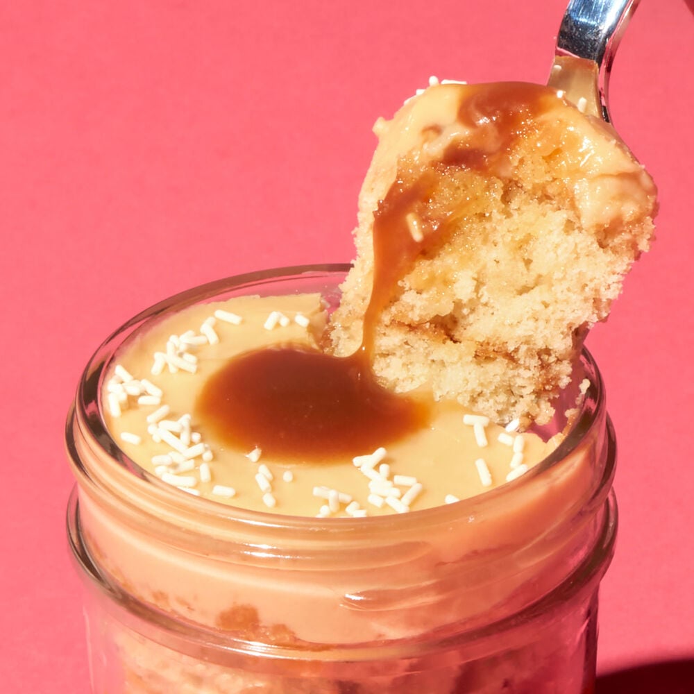 Alternate view of Gluten Free Salted Caramel Cupcake Jar image number null