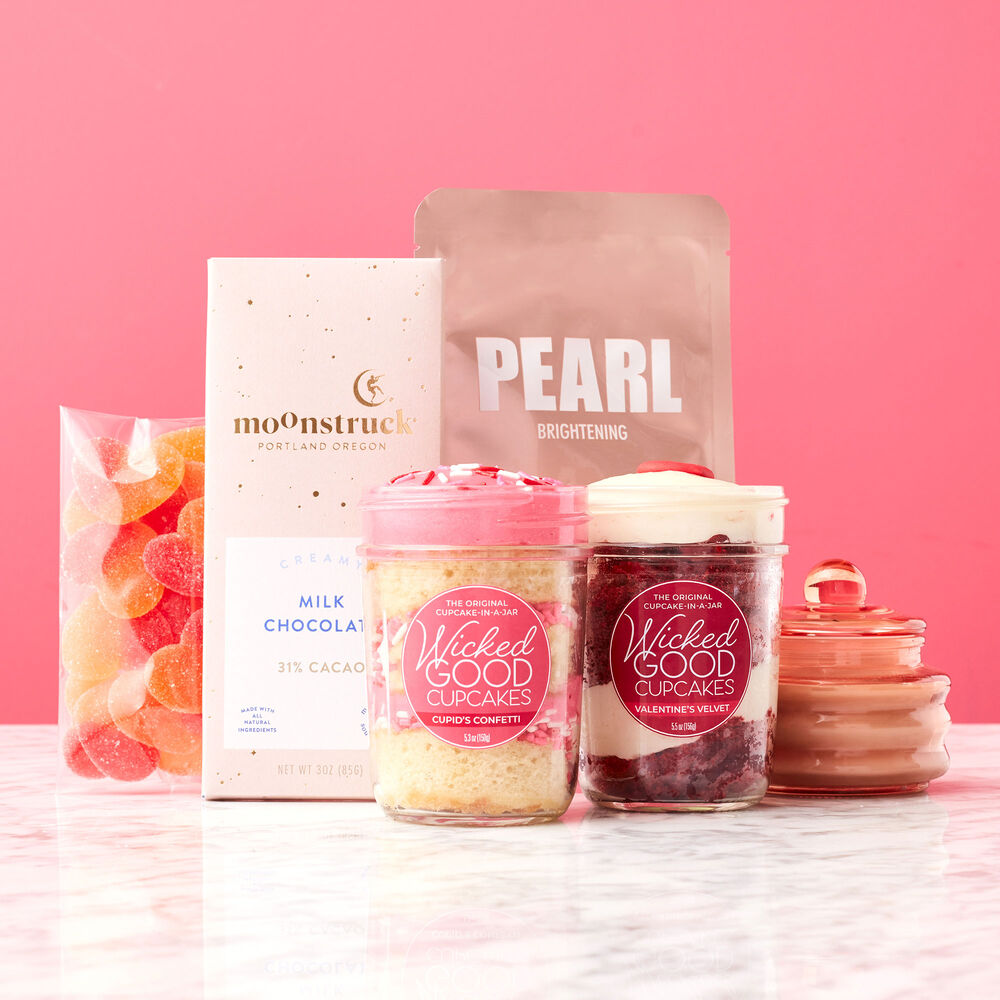 Sweets &amp; Spa Valentine&#39;s Day Gift Set image number null