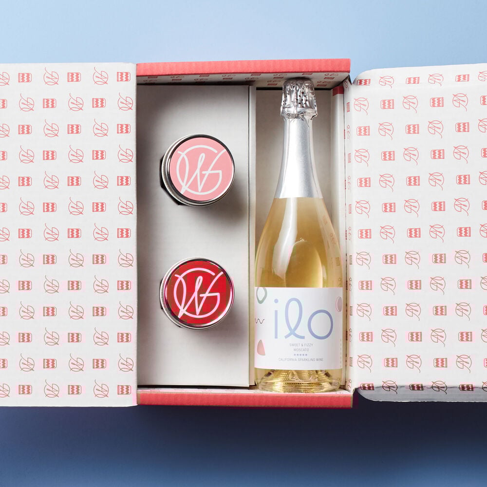 Alternate view of Cupcake 2-Pack & Moscato Gift Set image number null