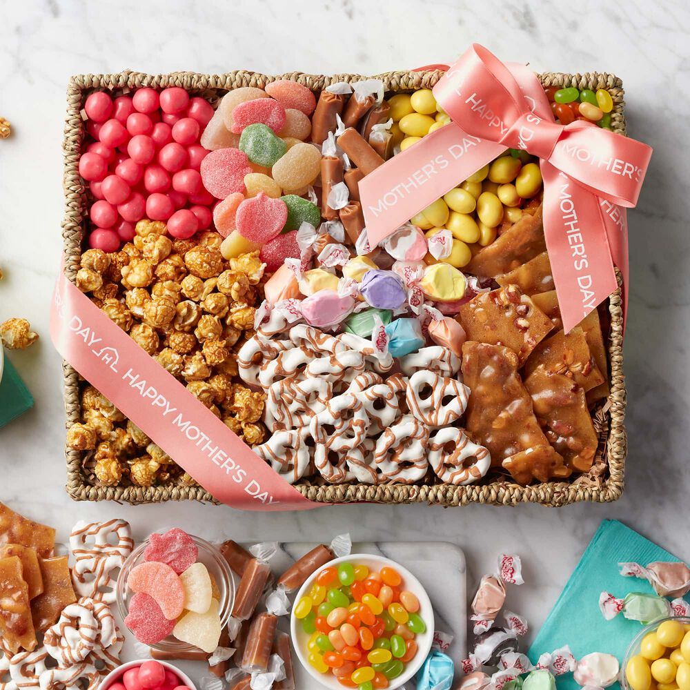 Pink Grapefruit Sours, Gummi Fruit Salad, Salt Water Taffy, Lemon Cr&egrave;me Almonds, Sunkist Citrus Jelly Beans, Sea Salt Caramels, classic Caramel Popcorn, Peanut Brittle, and Caramel Swirl Pretzels.