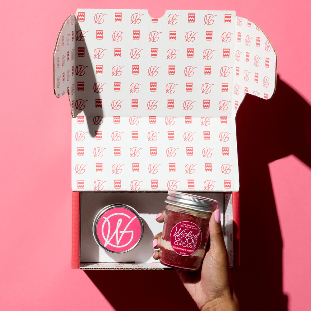 Valentine&rsquo;s Day Cupcake 2-Pack Mailer Box image number null
