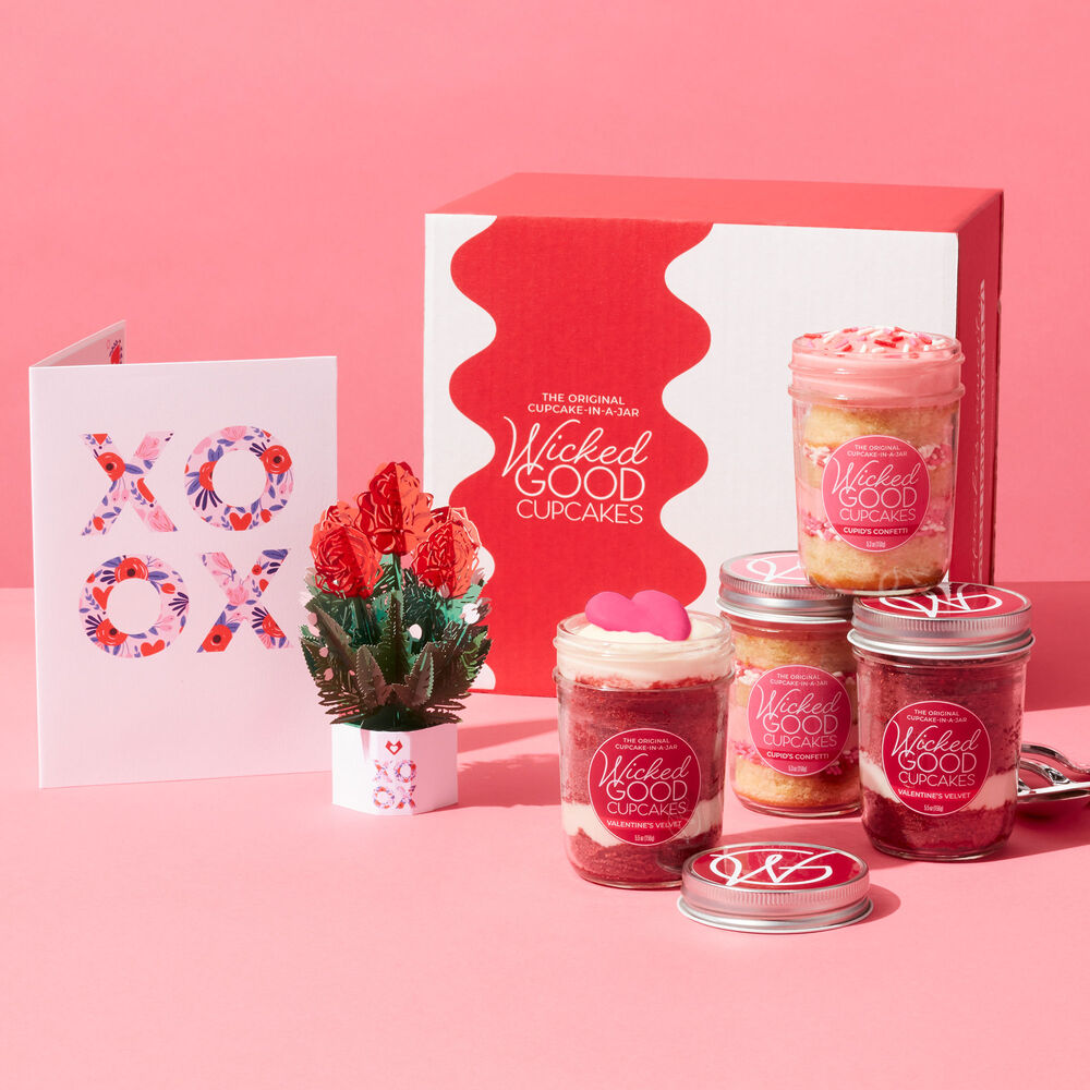 Valentine&#39;s Day Cupcake 4-Pack with LovePop Card image number null