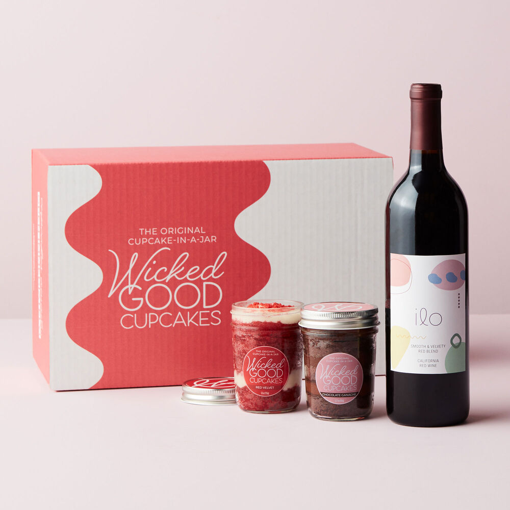 Alternate view of Cupcake 2-Pack &amp; Red Blend Gift Set image number null