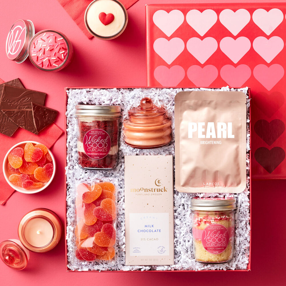 Sweets &amp; Spa Valentine&#39;s Day Gift Set Spread